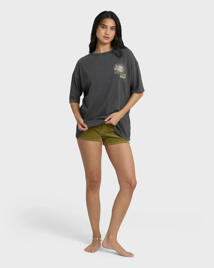 SUN CHASING TEE