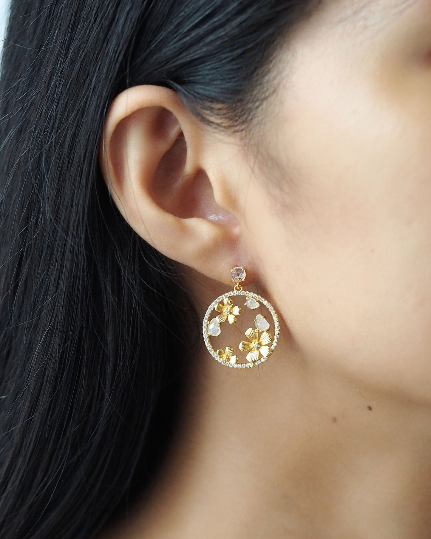 Drop Earring With Flowers