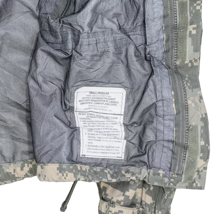 USGI UCP Extreme Cold Weather Waterproof Jacket - Small Regular - US Army Surplus - Rain Jackets