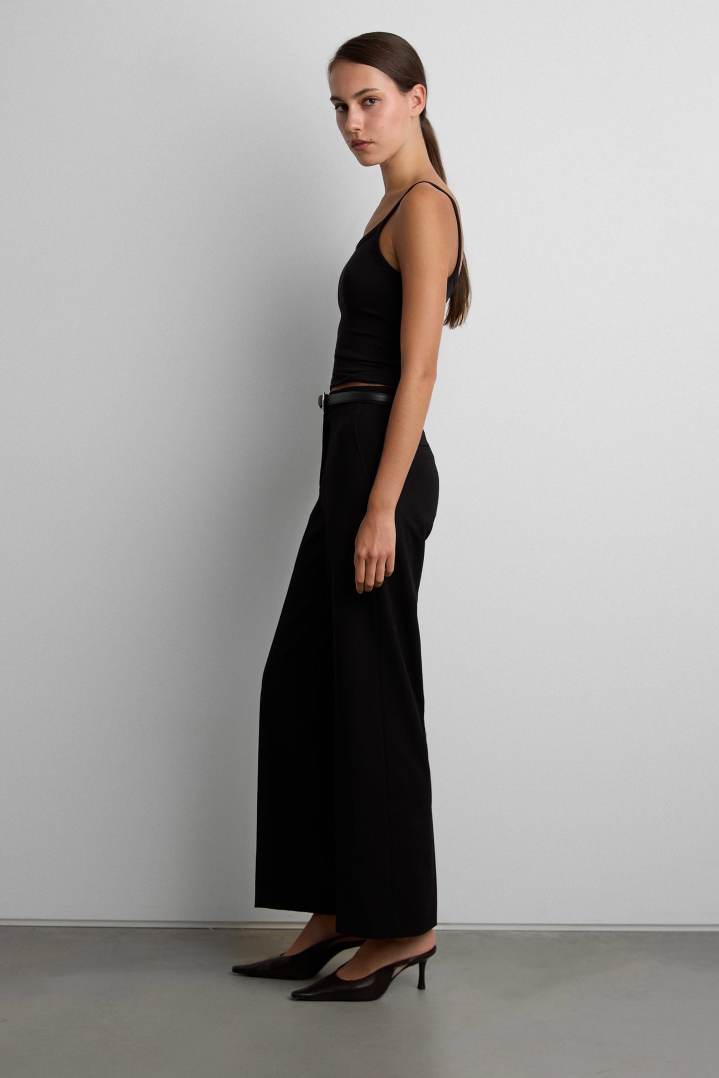 TAILORED HIGH-RISE STRAIGHT LEG PANT