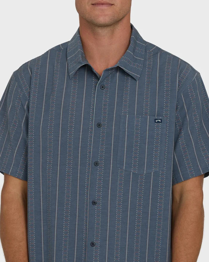 BILLABONG A/DIV SURFTREK TRANSIT SHORT SLEEVE WOVEN SHIRT