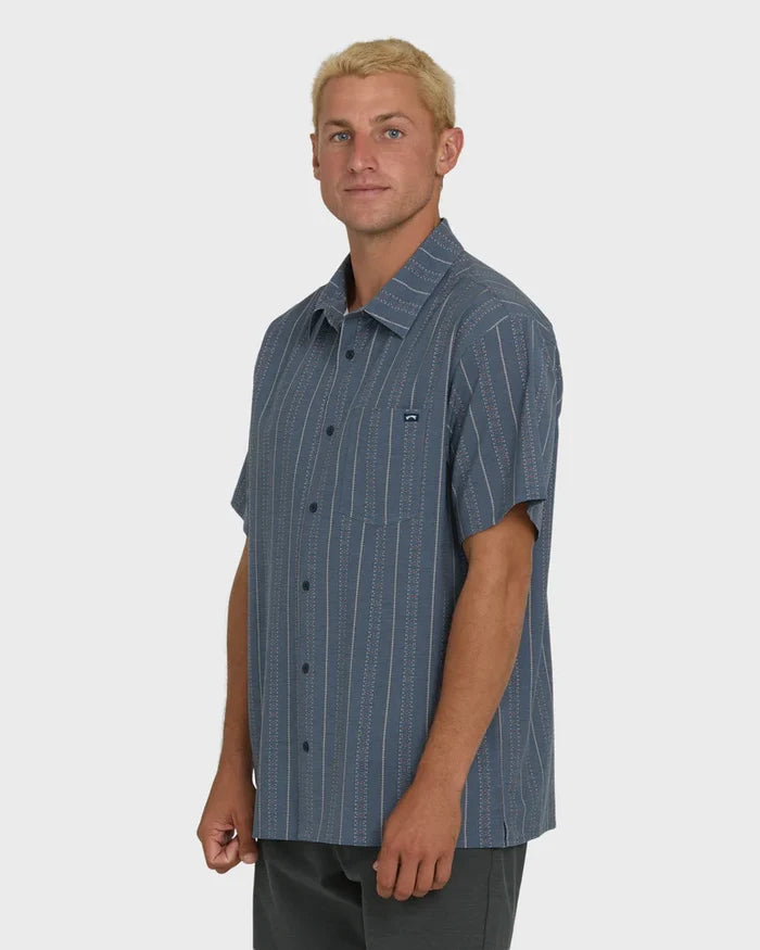 BILLABONG A/DIV SURFTREK TRANSIT SHORT SLEEVE WOVEN SHIRT