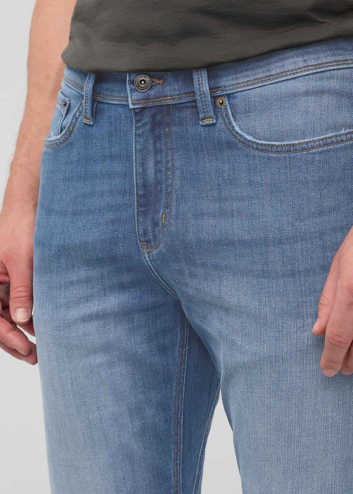DU/ER PERFORMANCE DENIM SLIM STRAIGHT