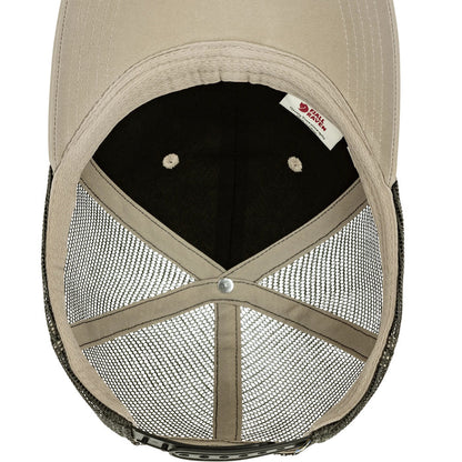 FJALLRAVEN BADGE LANGTRADARKEPS HAT
