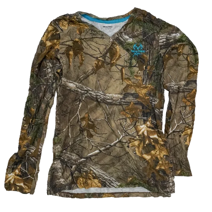Realtree Women's Camo V-Neck Long Sleeve T-Shirt - Large - Army & Outdoors - Camouflage T-Shirts