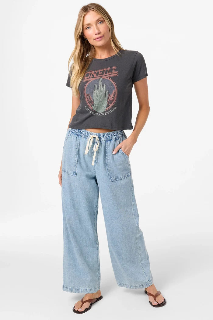 ROAD TRIPPIN' FITTED TEE
