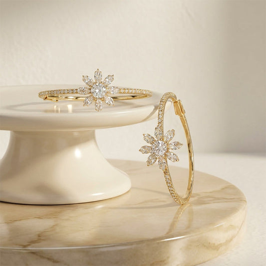 ‚ùÑÔ∏èElegant Snowflake Zircon Hoop Earrings ‚ú®