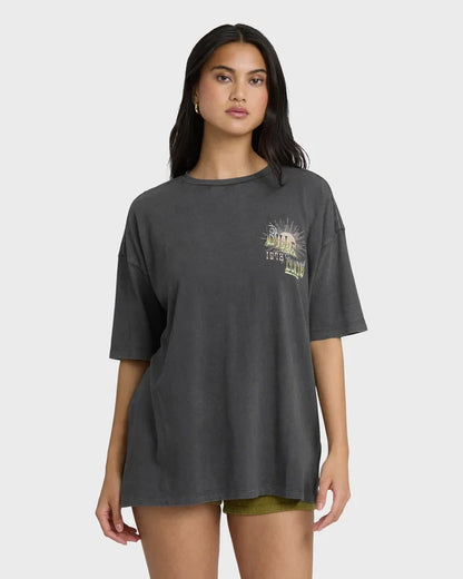 SUN CHASING TEE