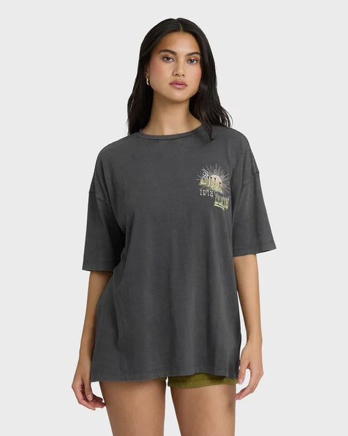SUN CHASING TEE