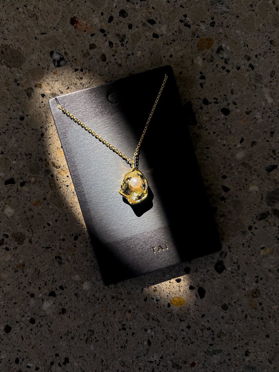 Venus Pearl Necklace