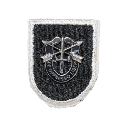 US 5th Special Forces Group Beret Badge and Flash - US Army Surplus - Flags, Badges & Insignia