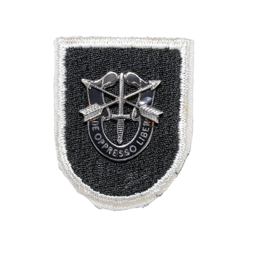 US 5th Special Forces Group Beret Badge and Flash - US Army Surplus - Flags, Badges & Insignia